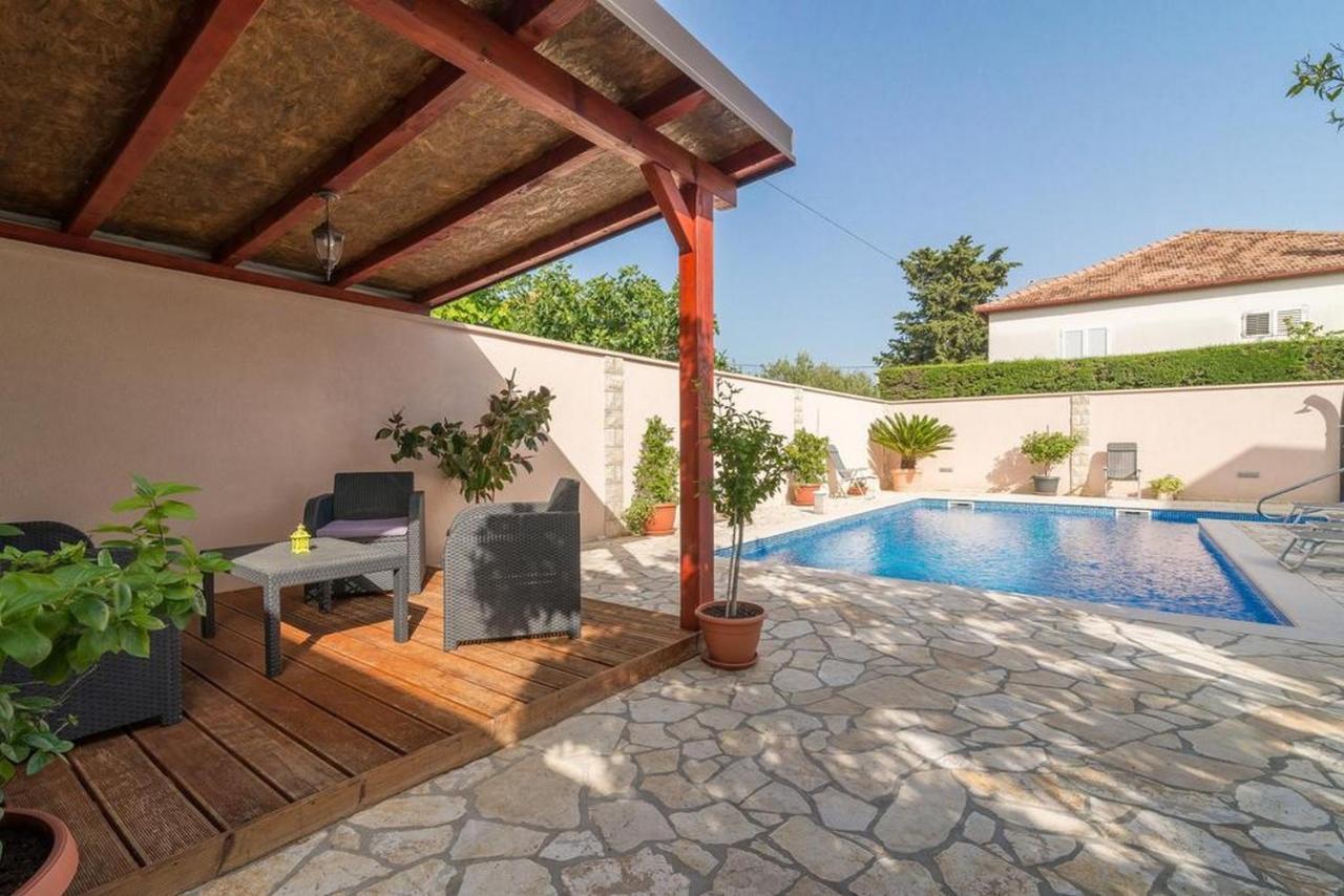 Apartments Villa Odesa With Shared Pool Zadar Bagian luar foto