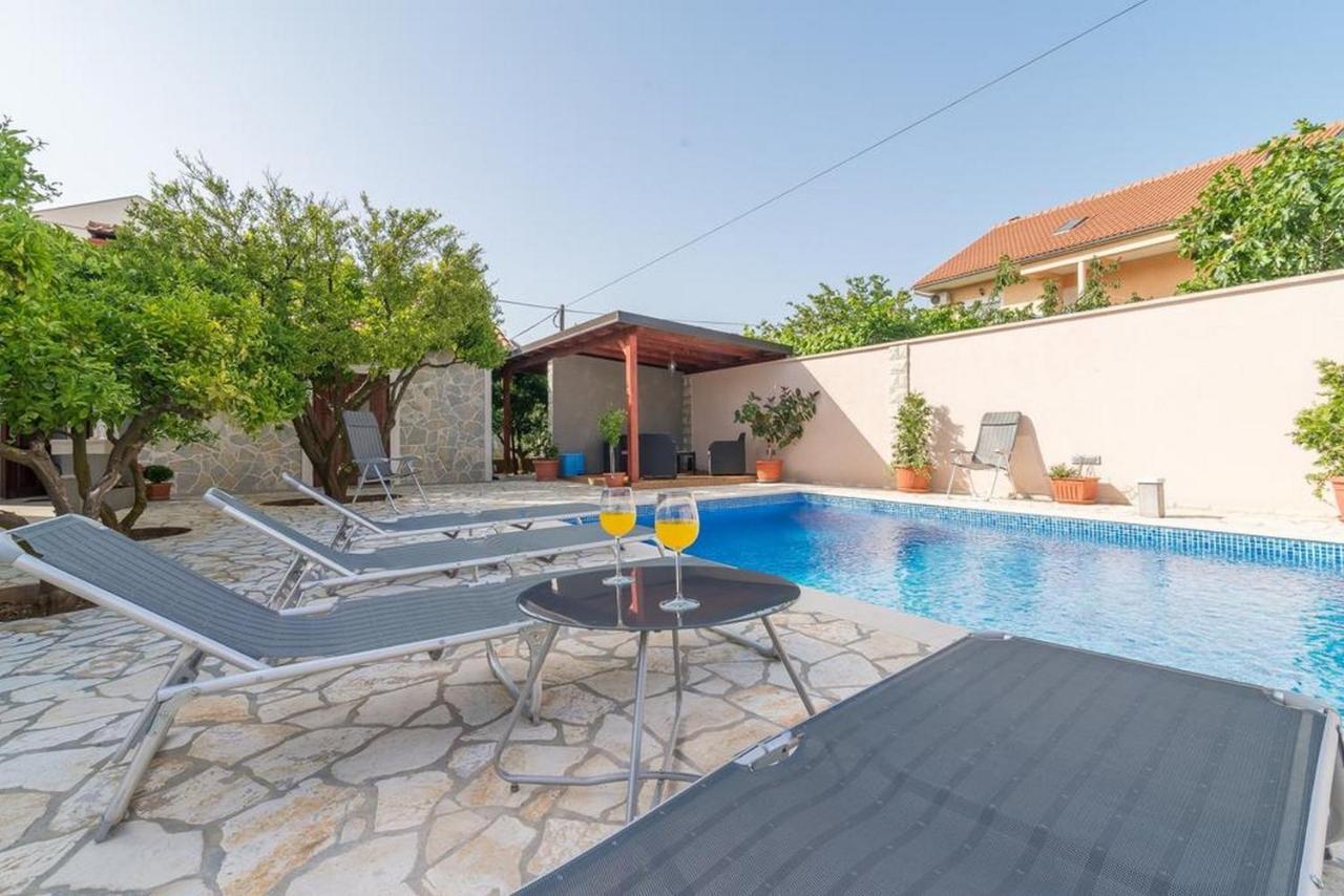 Apartments Villa Odesa With Shared Pool Zadar Bagian luar foto
