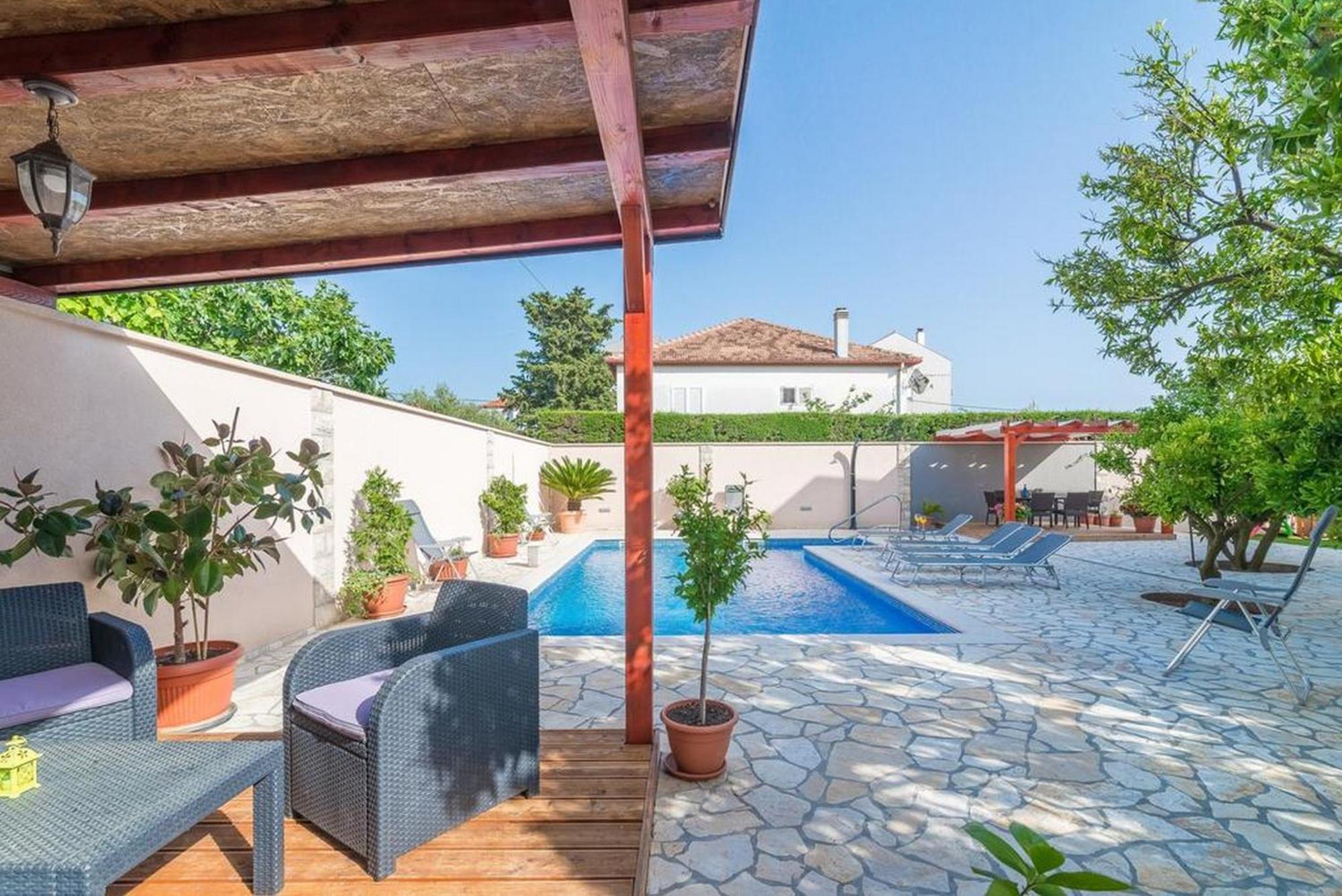 Apartments Villa Odesa With Shared Pool Zadar Bagian luar foto