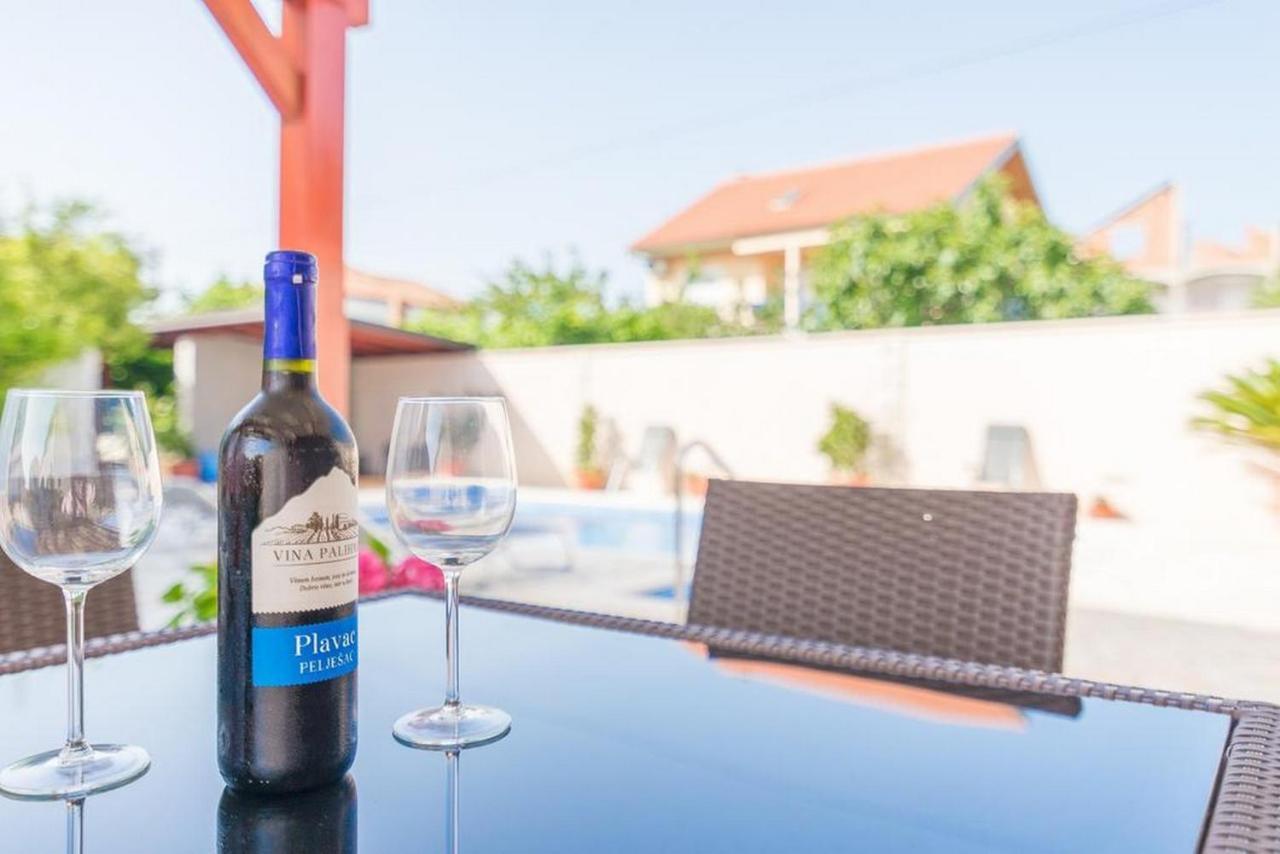 Apartments Villa Odesa With Shared Pool Zadar Bagian luar foto