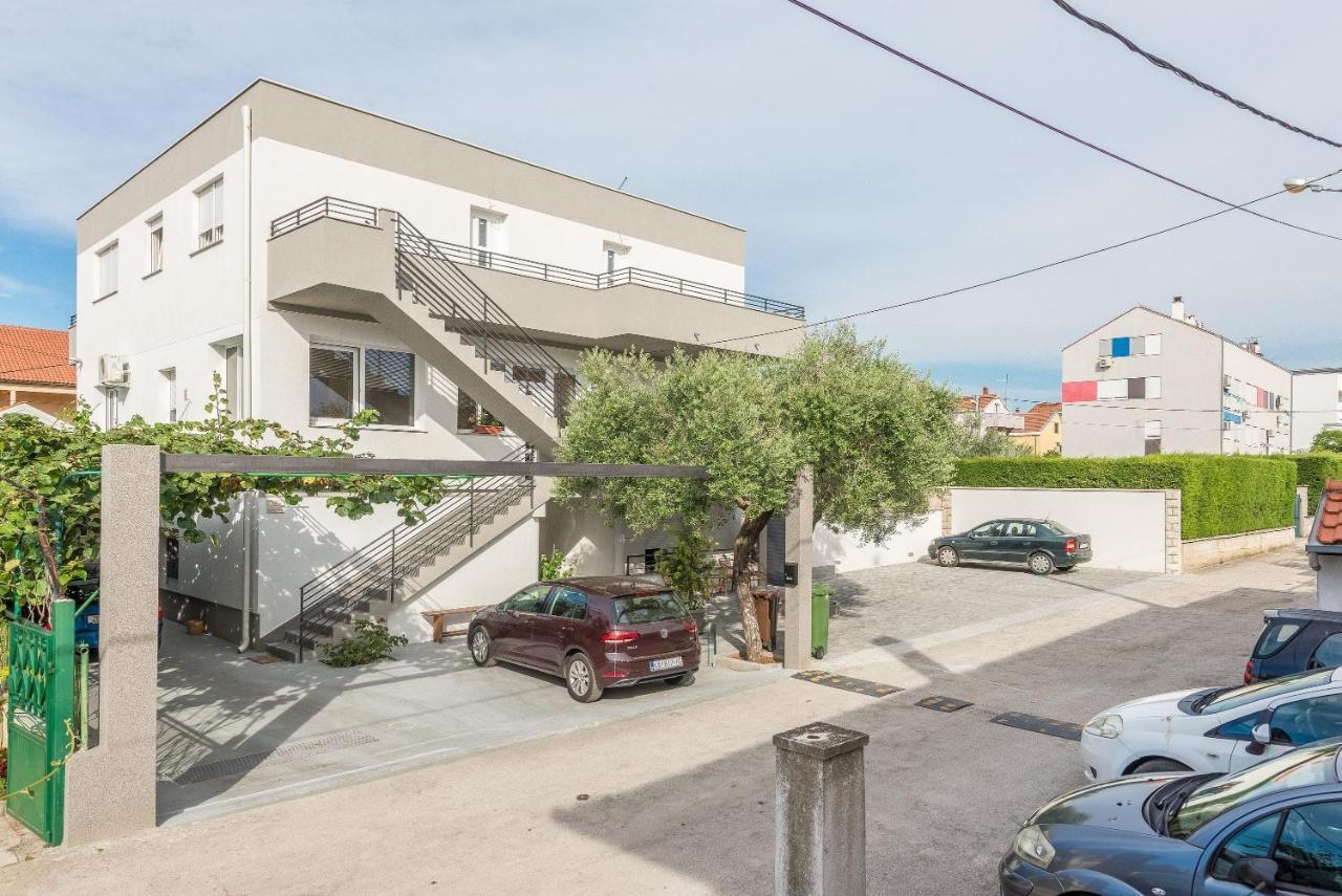 Apartments Villa Odesa With Shared Pool Zadar Bagian luar foto