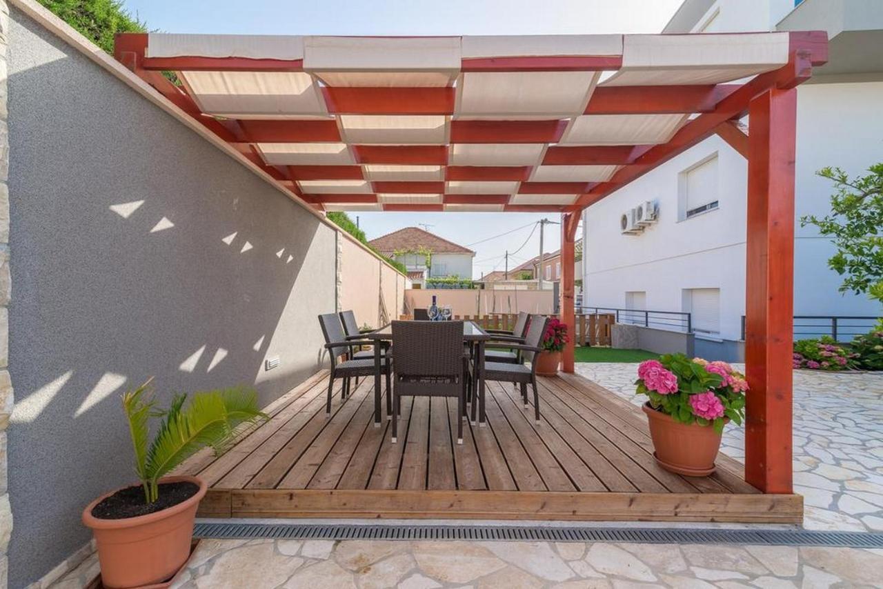 Apartments Villa Odesa With Shared Pool Zadar Bagian luar foto
