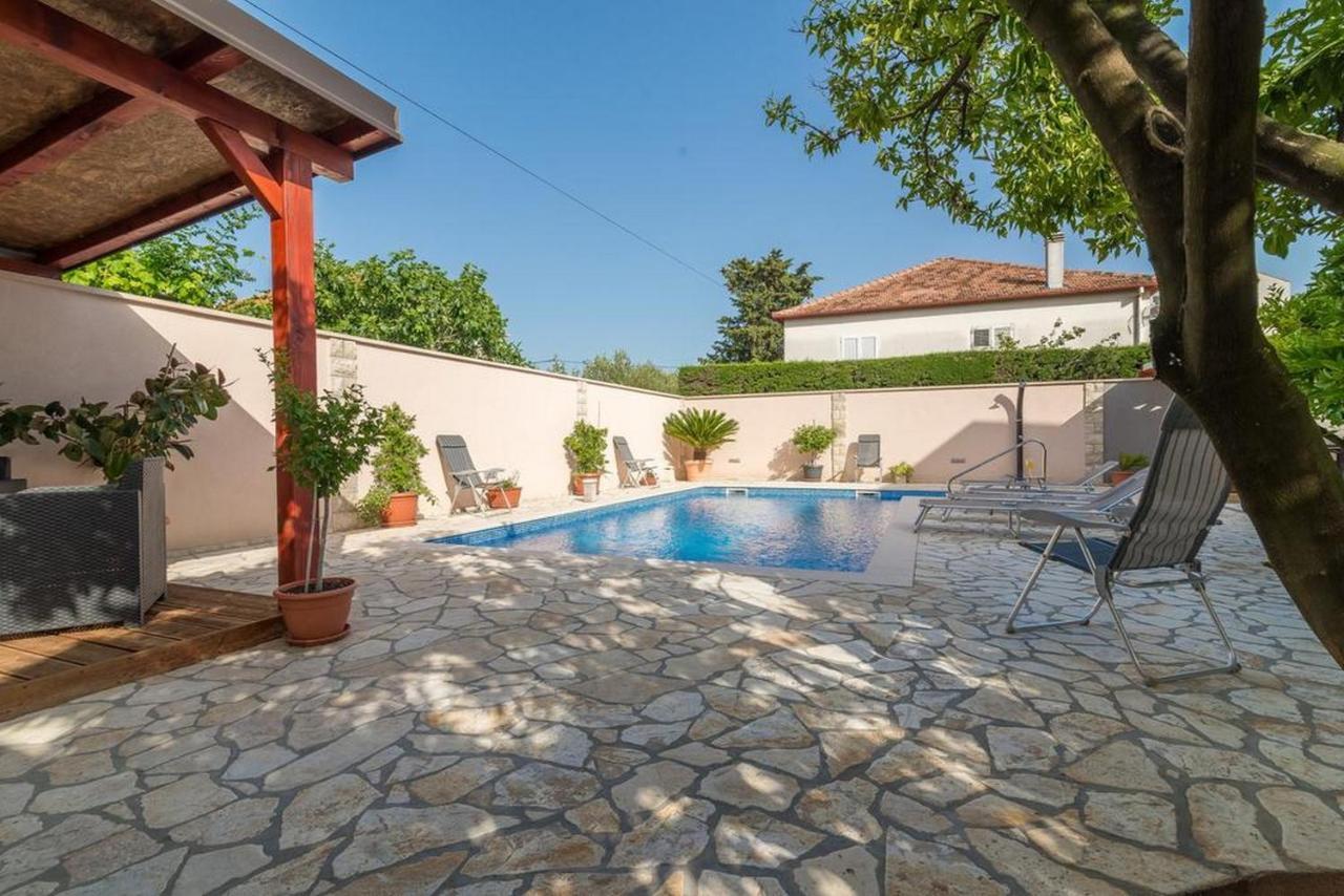 Apartments Villa Odesa With Shared Pool Zadar Bagian luar foto