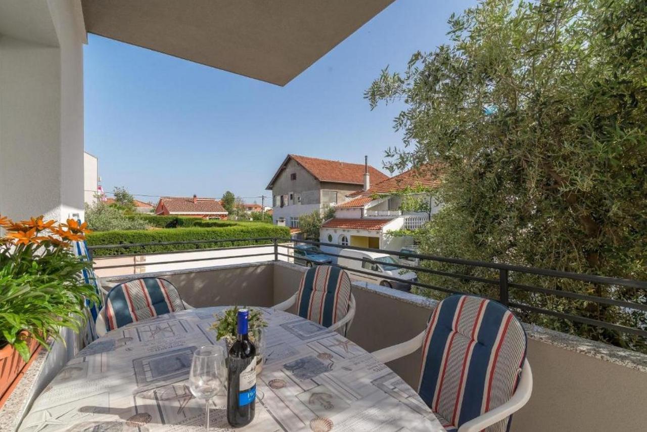 Apartments Villa Odesa With Shared Pool Zadar Bagian luar foto