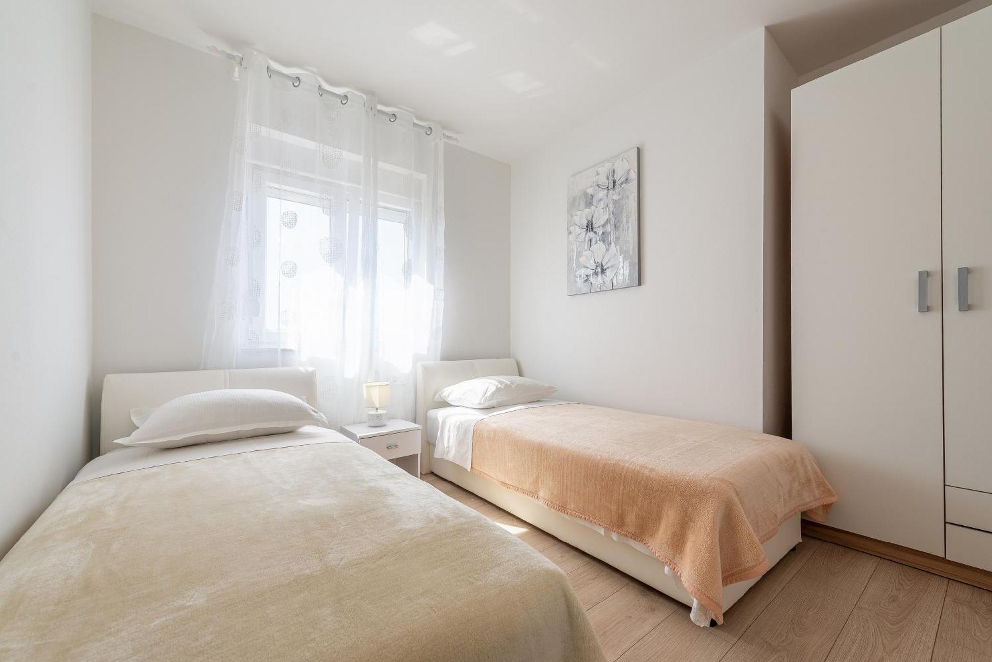 Apartments Villa Odesa With Shared Pool Zadar Ruang foto