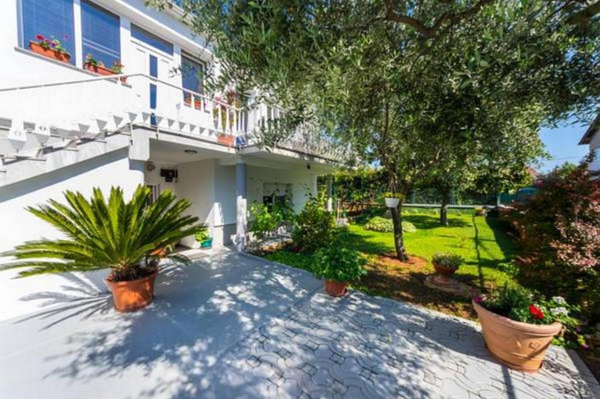 Apartments Villa Odesa With Shared Pool Zadar Ruang foto