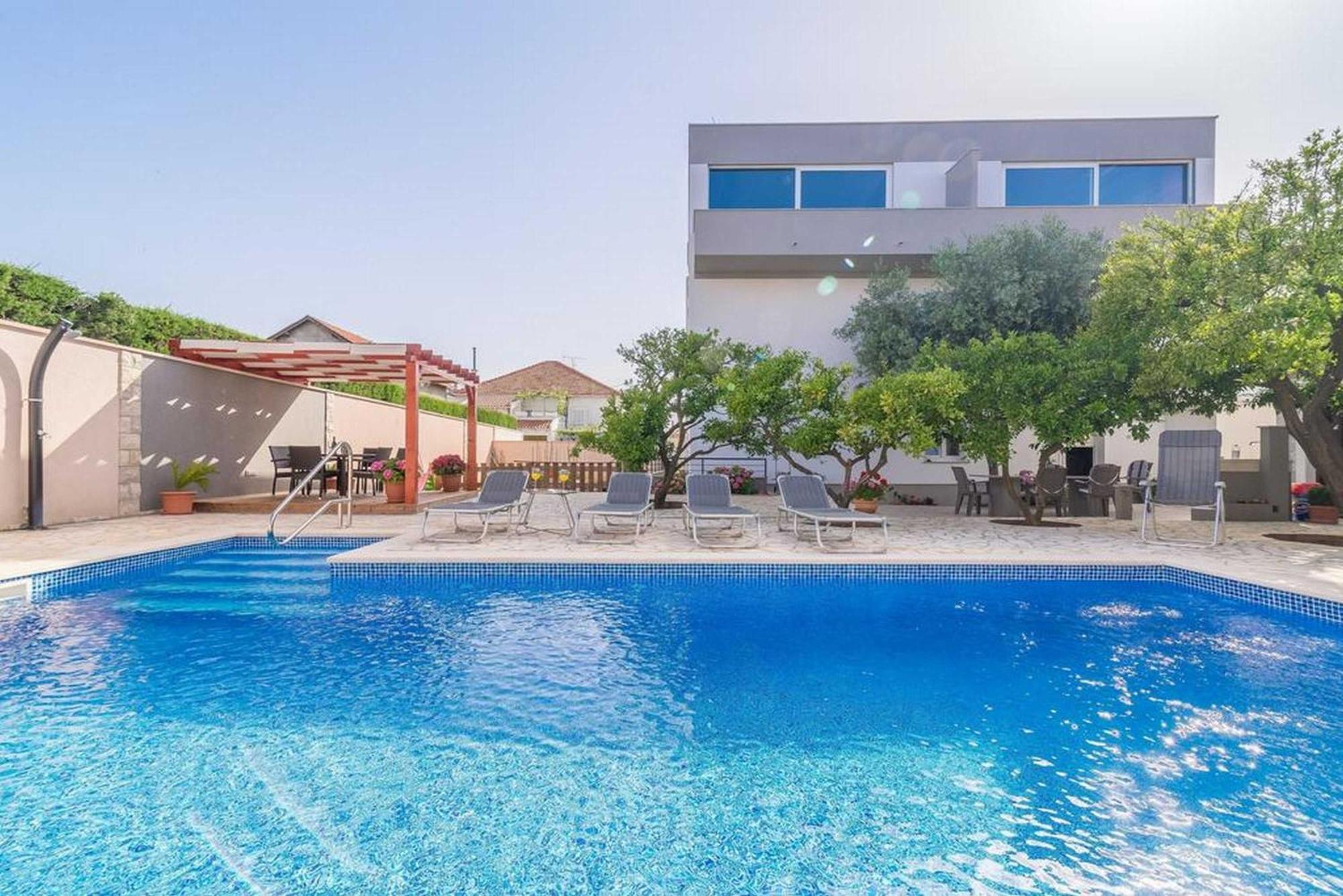 Apartments Villa Odesa With Shared Pool Zadar Ruang foto