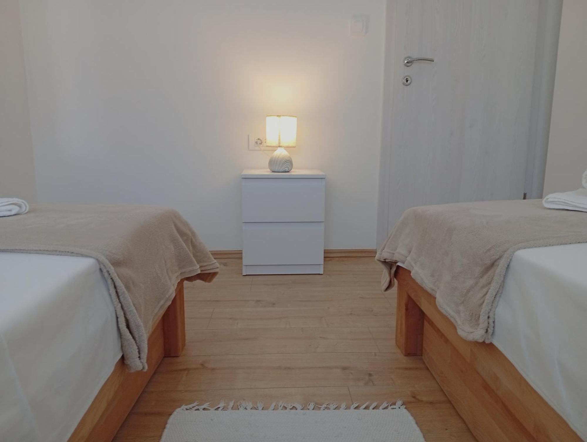 Apartments Villa Odesa With Shared Pool Zadar Ruang foto