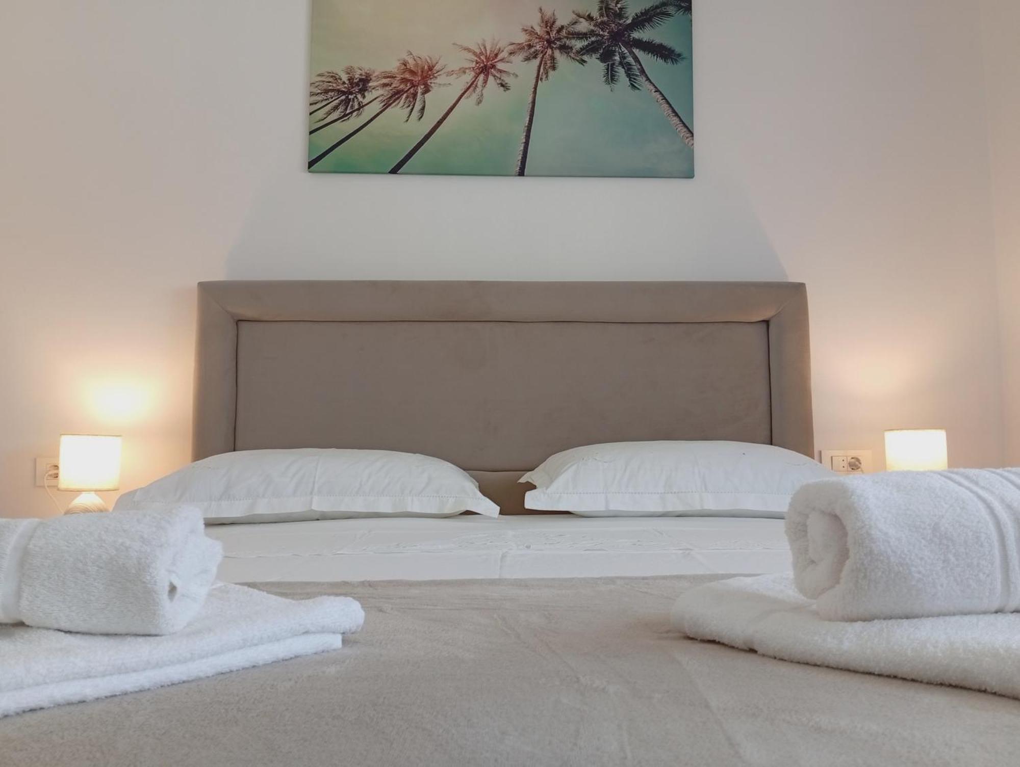 Apartments Villa Odesa With Shared Pool Zadar Bagian luar foto