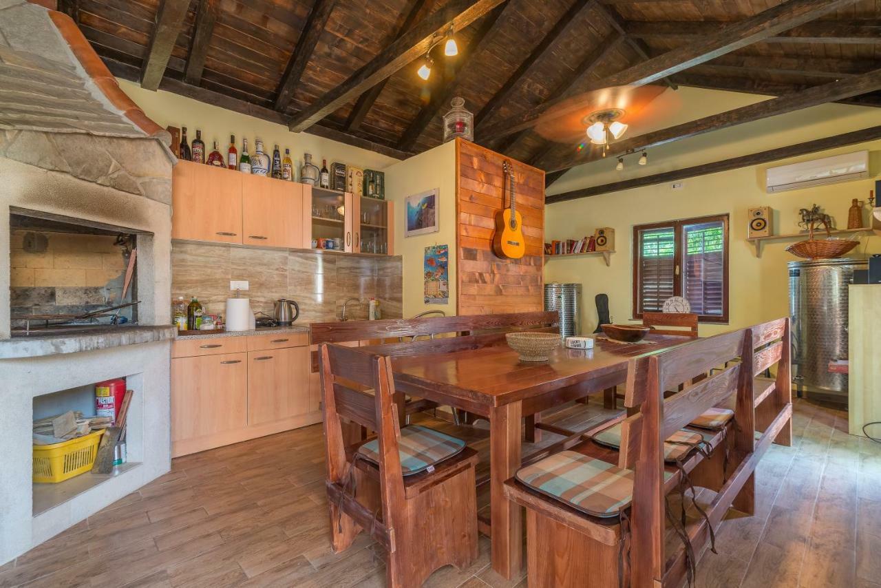 Apartments Villa Odesa With Shared Pool Zadar Bagian luar foto